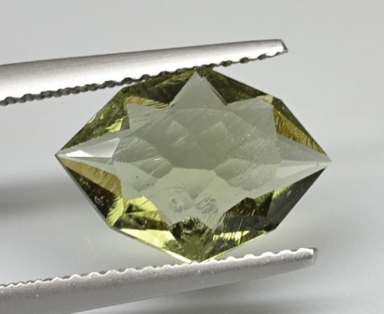 Moldavite-2.11-ct.jpg