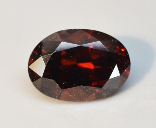 Red-zircon-2.65-ct.jpg