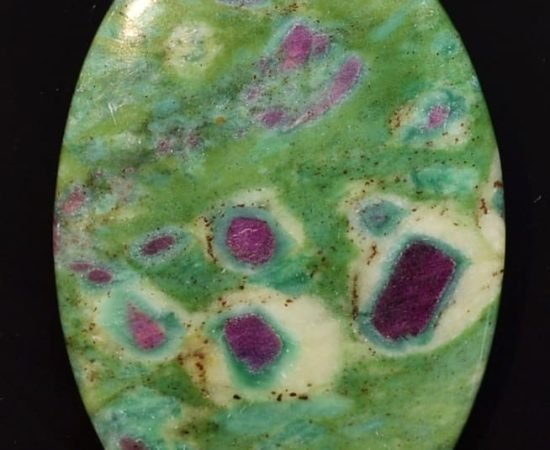 Ruby-in-fuchsite-131.71-ct.jpg